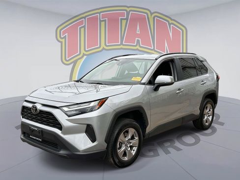 Used 2025 Toyota RAV4 XLE AWD/4WD image 1