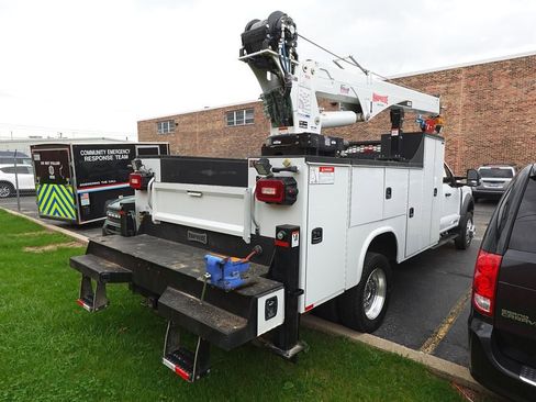 Used 2024 Ford F550 4x4 SuperCab Super Duty image 6