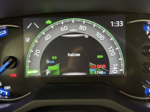 Used 2025 Toyota RAV4 XLE image 17