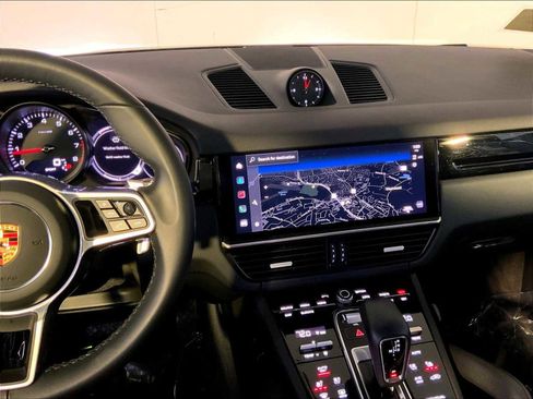 Certified 2022 Porsche Cayenne image 16