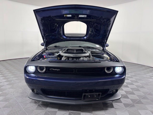 Used 2017 Dodge Challenger R/T Scat Pack RWD image 11
