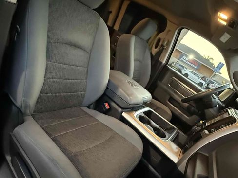 Used 2017 RAM 1500 Big Horn RWD image 11