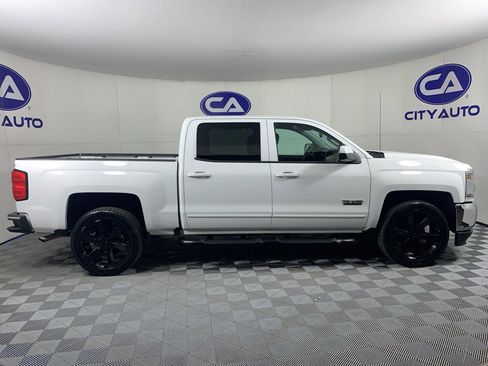 Used 2018 Chevrolet Silverado 1500 LT w/ Texas Edition image 2