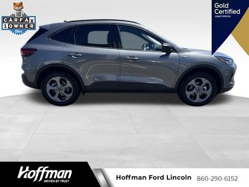 Used 2026 Ford Escape ST-Line AWD/4WD image 2