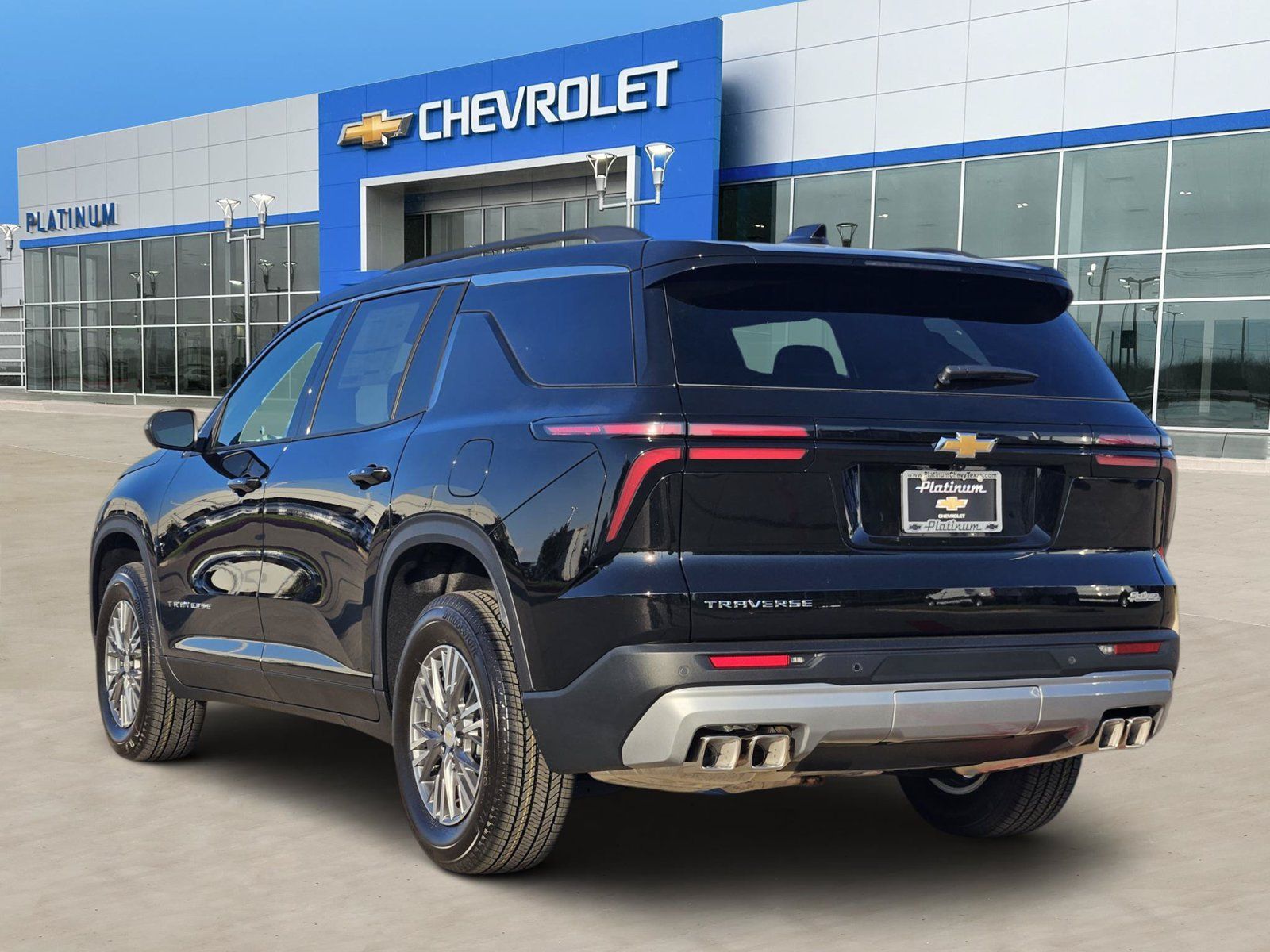 New 2027 Chevrolet Traverse LT FWD image 4