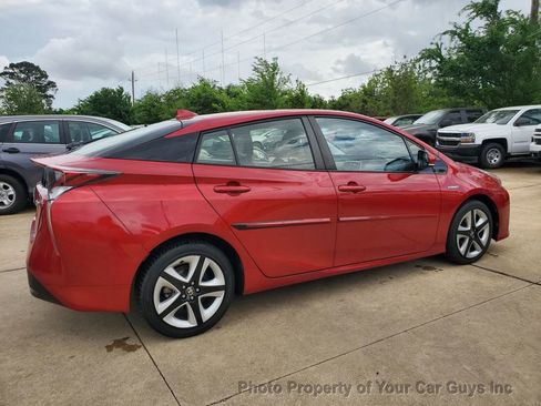 Used 2017 Toyota Prius image 4