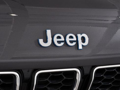 Used 2022 Jeep Grand Cherokee Overland AWD/4WD image 21