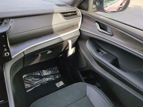 New 2026 Jeep Grand Cherokee L 2WD image 16