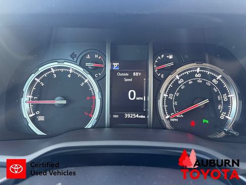 Used 2024 Toyota 4Runner Limited AWD/4WD image 23