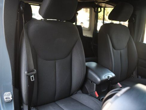 Used 2015 Jeep Wrangler Unlimited Sport w/ Quick Order Package 24S AWD/4WD image 26