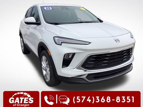 Used 2025 Buick Encore GX Preferred AWD/4WD image 1