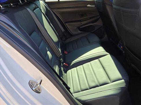 Used 2024 Volkswagen Golf R image 18