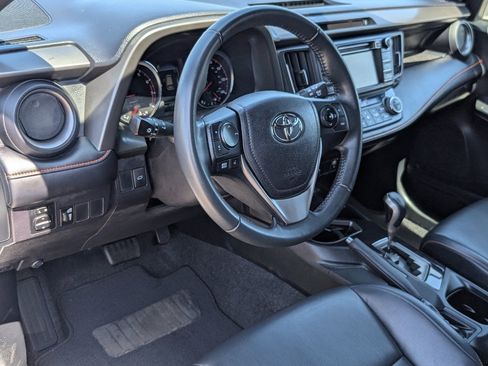 Used 2016 Toyota RAV4 SE image 14