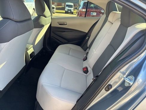 Used 2022 Toyota Corolla LE image 19