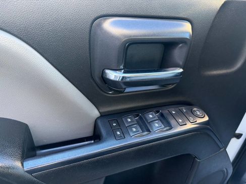 Used 2018 Chevrolet Silverado 1500 Custom w/ Custom Value Package image 13