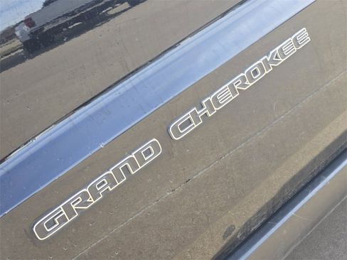 Used 2020 Jeep Grand Cherokee Laredo image 33