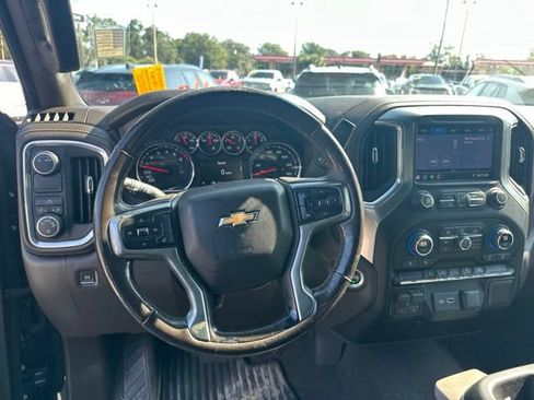 Used 2021 Chevrolet Silverado 1500 LT RWD image 11