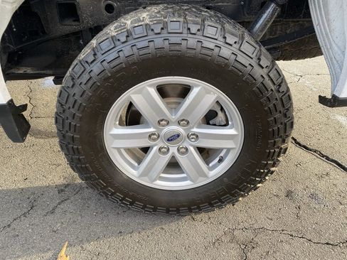 Certified 2022 Ford F150 XLT w/ Equipment Group 301A Mid image 31