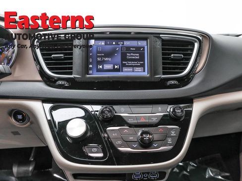 Used 2023 Chrysler Voyager LX FWD image 12