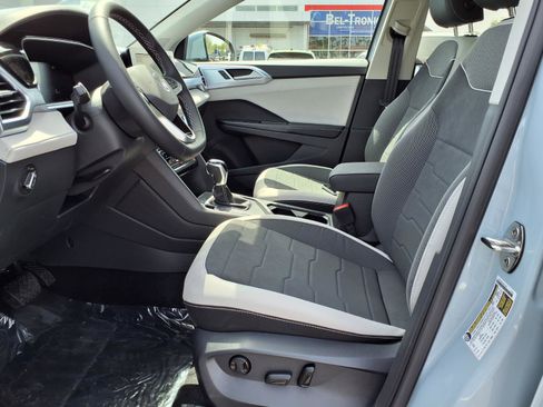New 2026 Volkswagen Taos SE image 10