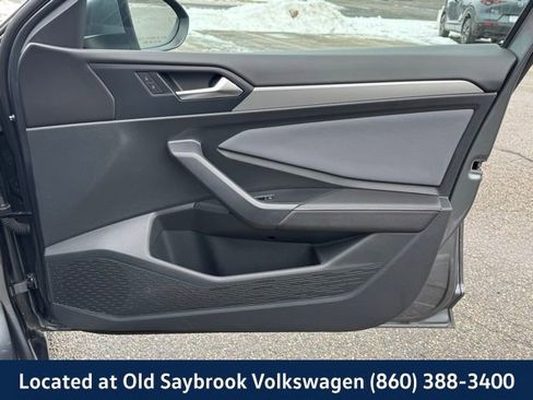 Certified 2025 Volkswagen Jetta SE image 26