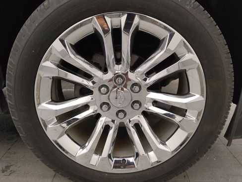 Used 2018 Cadillac Escalade ESV Premium Luxury w/ LPO, Radiant Package RWD image 31