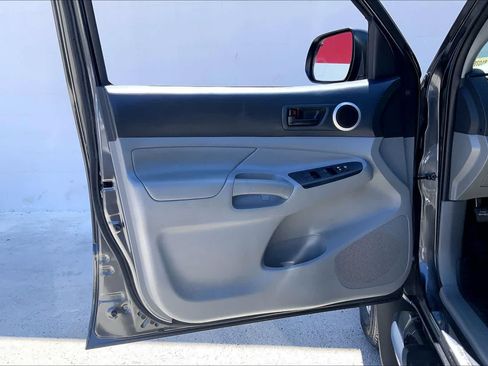 Used 2015 Toyota Tacoma PreRunner RWD image 27