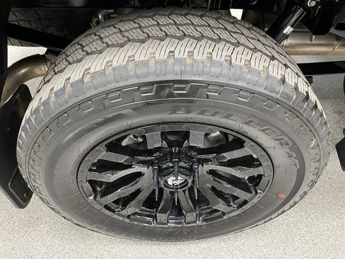Used 2025 Ford F150 Lariat AWD/4WD image 17