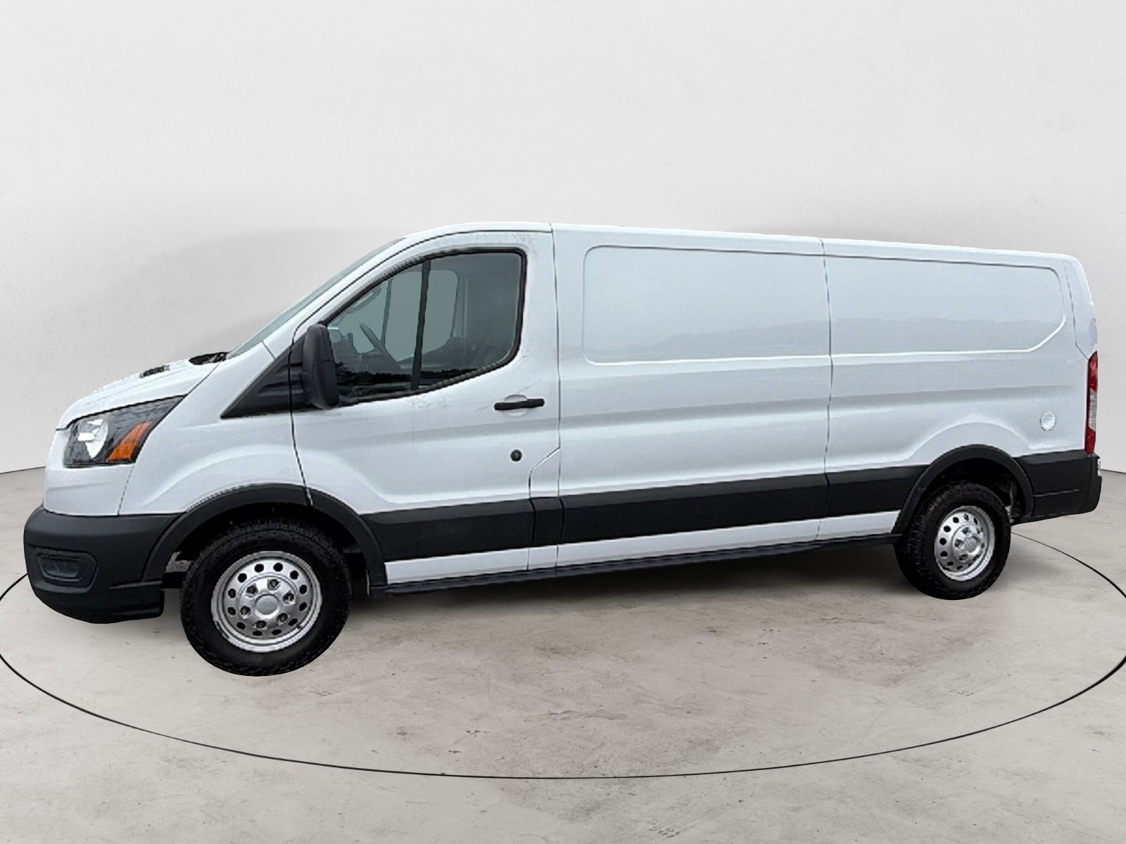 Used 2022 Ford Transit 350 Low Roof AWD image 3