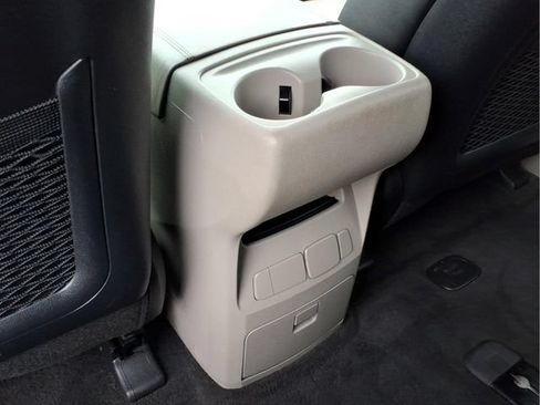 Used 2020 Kia Sedona EX FWD image 13
