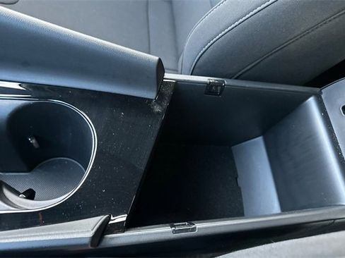 Used 2025 Hyundai Elantra Blue image 30