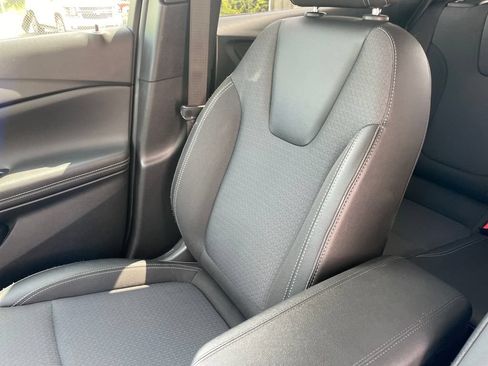 Used 2025 Buick Encore GX Preferred FWD image 16