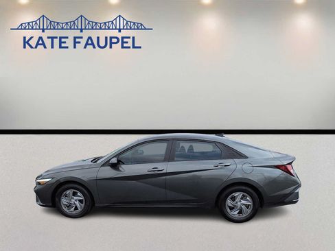 Used 2024 Hyundai Elantra SE FWD image 4
