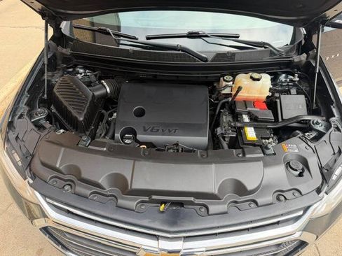 Used 2020 Chevrolet Traverse LT w/ Driver Confidence II Package AWD/4WD image 20