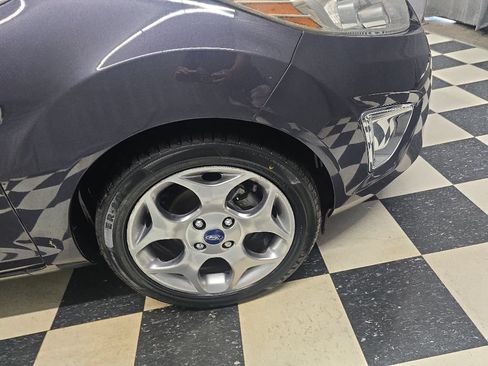 Used 2012 Ford Fiesta SEL FWD image 4