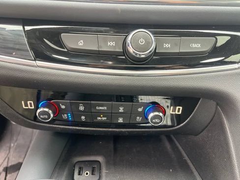 Used 2018 Buick Enclave Premium w/ Trailering Package FWD image 25