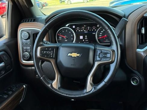 Used 2021 Chevrolet Silverado 1500 High Country w/ Z71 Off-Road Package AWD/4WD image 6