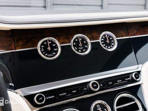 Used 2022 Bentley Continental GT image 25