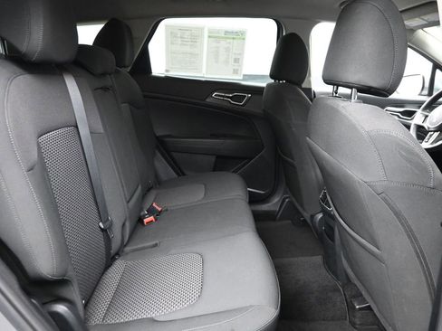 Used 2023 Kia Sportage LX AWD/4WD image 8