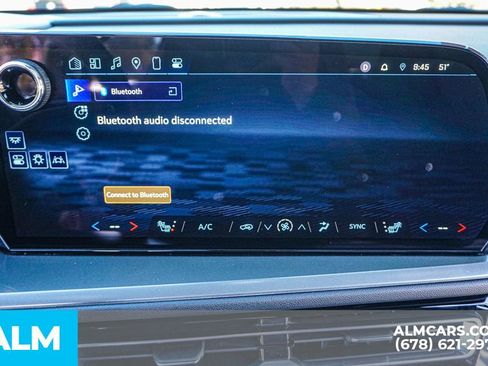 Used 2024 Chevrolet Traverse LT image 38