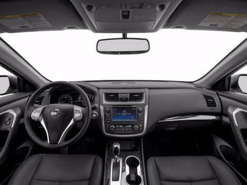 Used 2017 Nissan Altima 2.5 SL w/ Technology Package FWD image 11