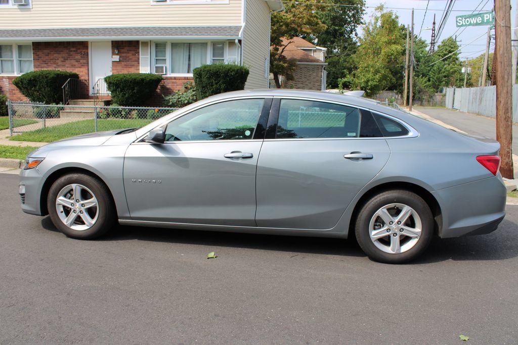 Used 2024 Chevrolet Malibu LT FWD image 7