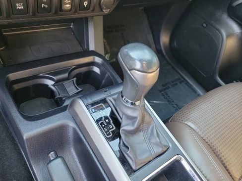 Used 2017 Toyota Tacoma Limited w/ Tow Package RWD image 30