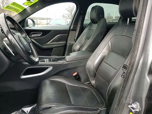 Used 2019 Jaguar F-PACE S image 10