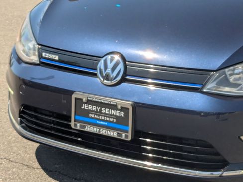 Used 2016 Volkswagen e-Golf SE FWD image 9