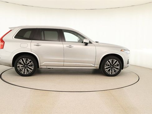 Used 2020 Volvo XC90 T5 Momentum image 8