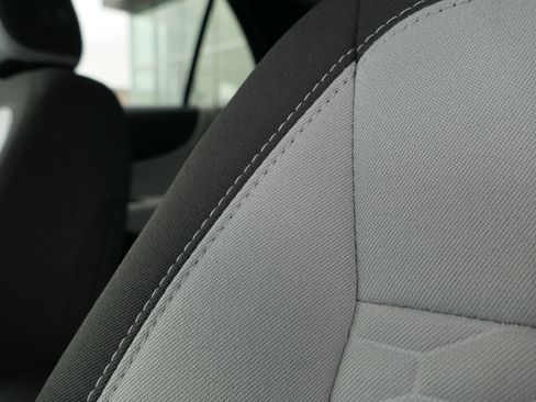 Used 2019 Chevrolet Equinox LS AWD/4WD image 13