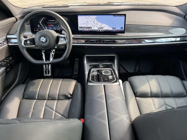 Used 2023 BMW 760i xDrive w/ Luxury Rear Seating Package AWD/4WD image 13
