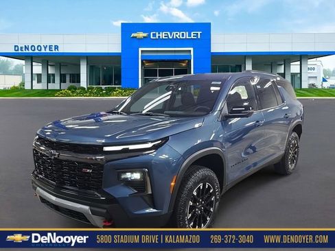 New 2026 Chevrolet Traverse Z71 w/ Driver Confidence Package image 1