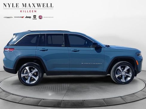 New 2026 Jeep Grand Cherokee Limited AWD/4WD image 17